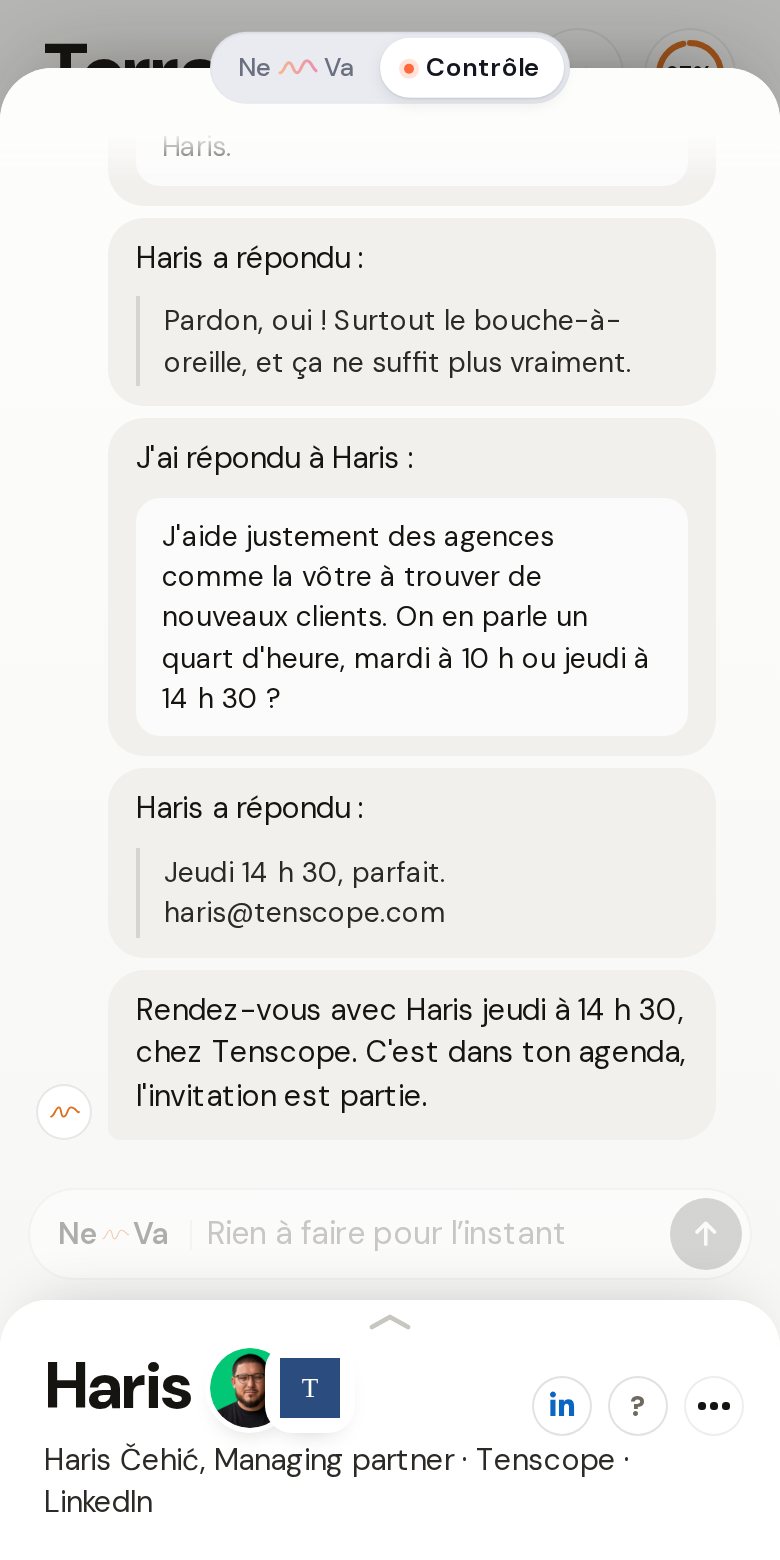 La page Terrain sur téléphone : la conversation avec Haris jusqu’au rendez-vous posé dans l’agenda